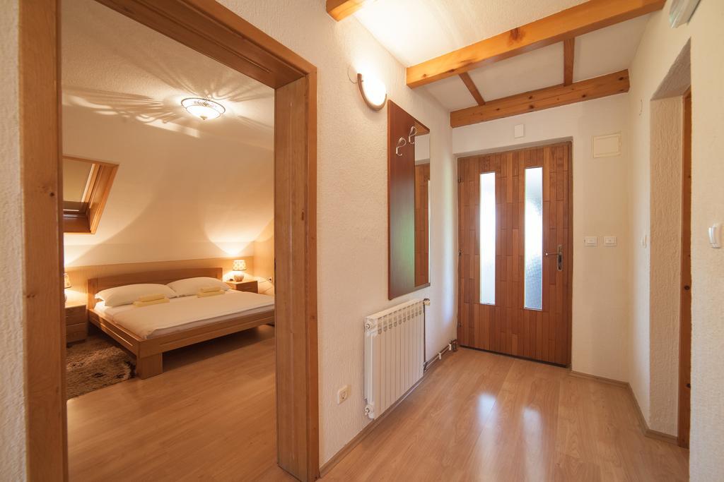 Apartmant & Room Bruna Dreznik Grad Екстер'єр фото