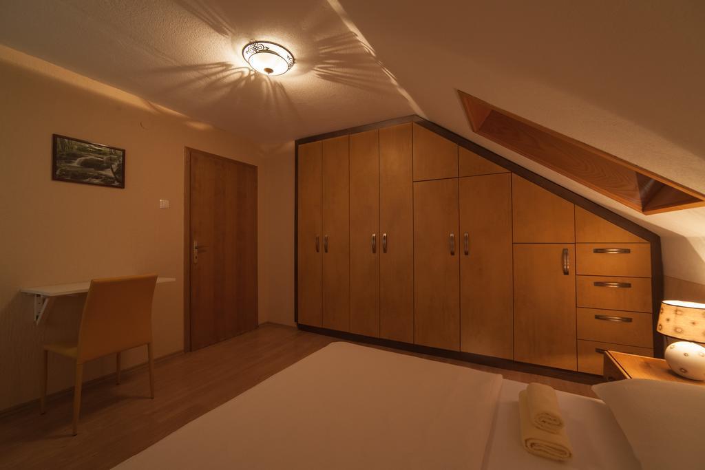 Apartmant & Room Bruna Dreznik Grad Екстер'єр фото