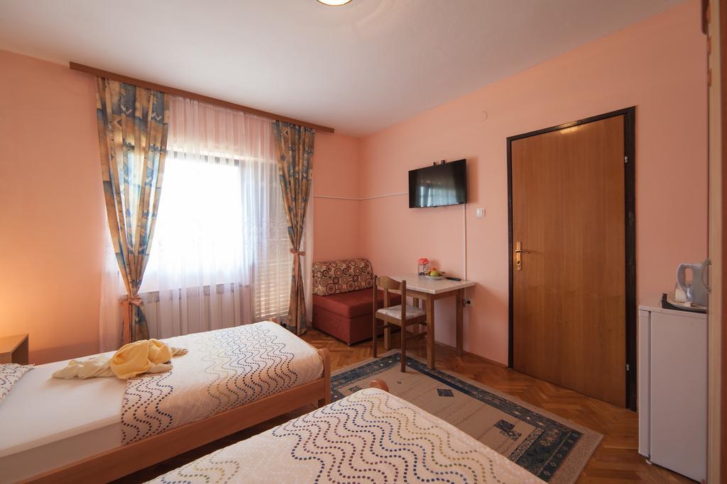 Apartmant & Room Bruna Dreznik Grad Екстер'єр фото